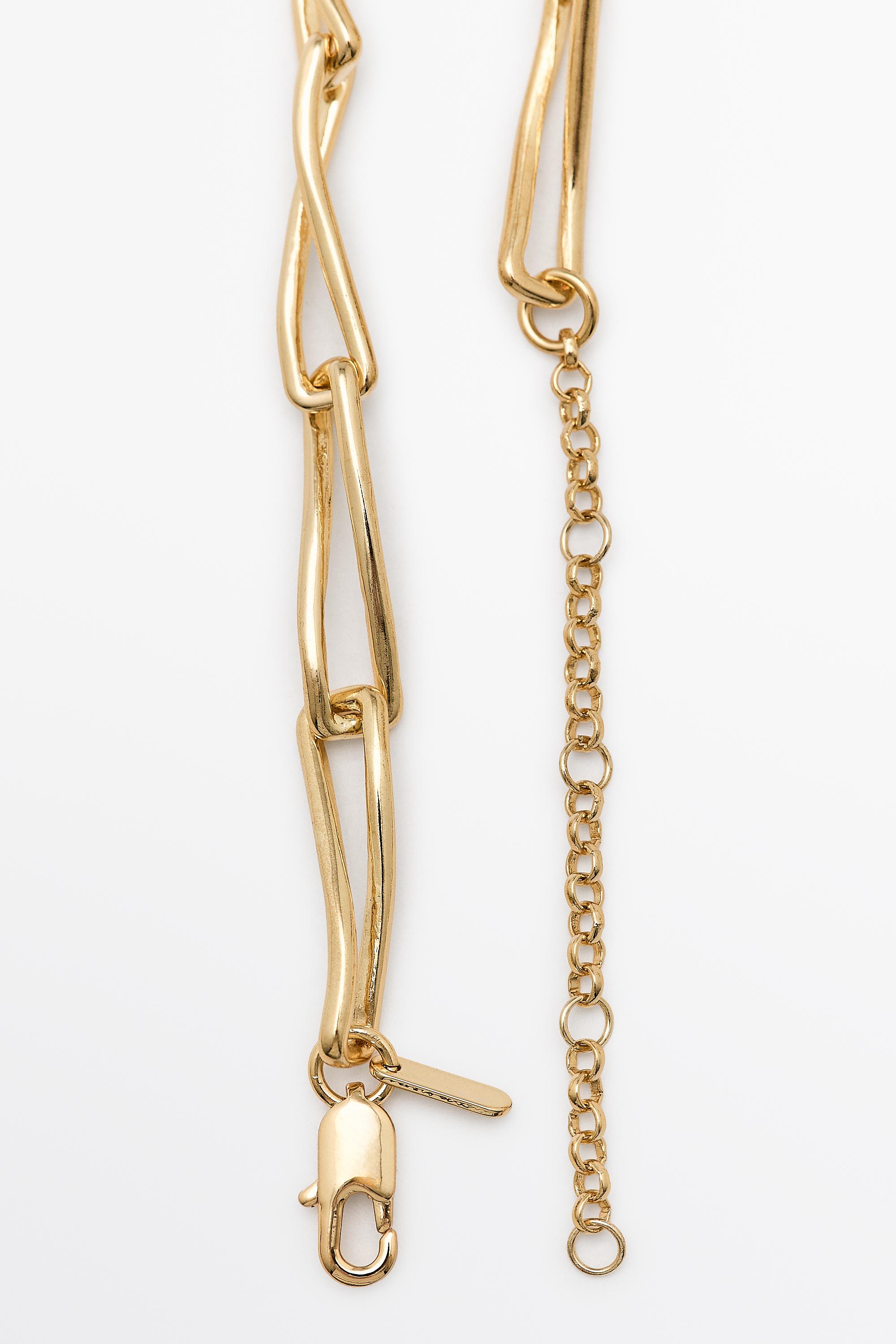 Metal chain link necklace